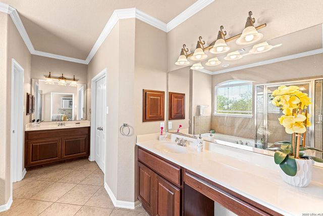 26042 Laurel, San Antonio, TX 78260