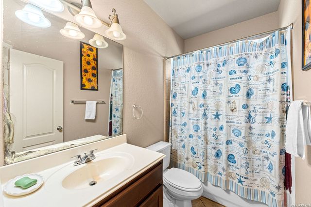 26042 Laurel, San Antonio, TX 78260