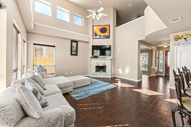 26042 Laurel, San Antonio, TX 78260