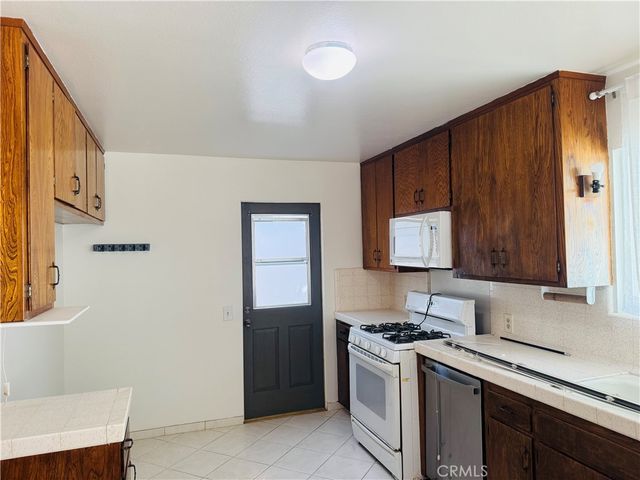 5140 E Los Flores, Long Beach, CA 90815