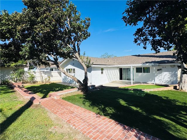 5140 E Los Flores, Long Beach, CA 90815