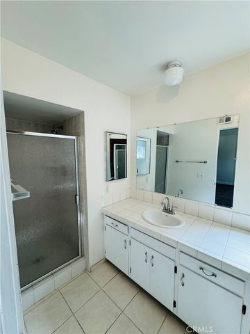 5140 E Los Flores, Long Beach, CA 90815