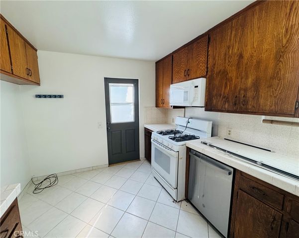 5140 E Los Flores, Long Beach, CA 90815