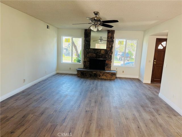 5140 E Los Flores, Long Beach, CA 90815