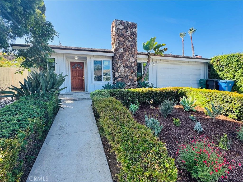 5140 E Los Flores, Long Beach, CA 90815