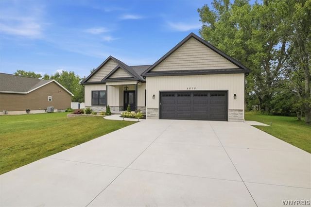 5815 Robinson Road, Lockport Town, NY 14094