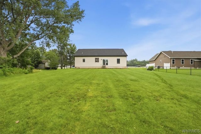 5815 Robinson Road, Lockport Town, NY 14094