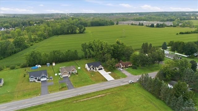 5815 Robinson Road, Lockport Town, NY 14094