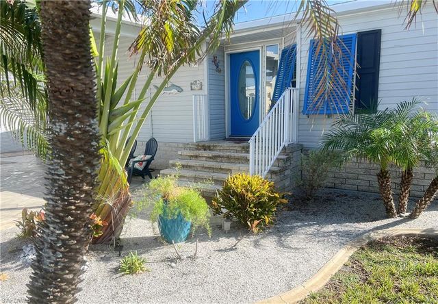 17561 Canal Cove CT, Fort Myers Beach, FL 33931