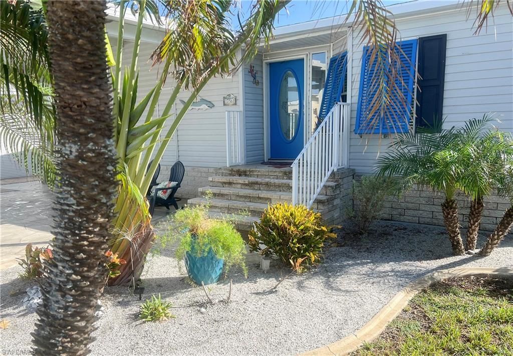 17561 Canal Cove CT, FORT MYERS BEACH, FL 33931 — photo 2