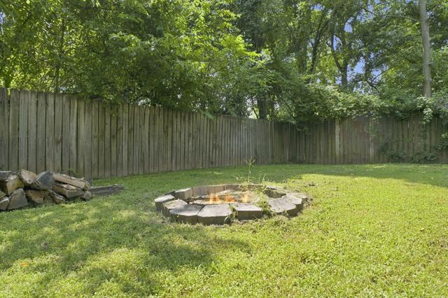 3016 W Hovey Street, Springfield, MO 65802