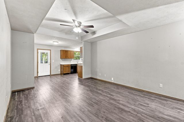 3016 W Hovey Street, Springfield, MO 65802