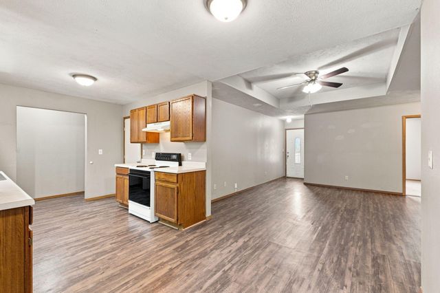3016 W Hovey Street, Springfield, MO 65802