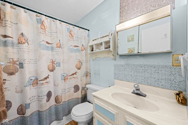 6979 Rinnie Seitz Road, Nashville, IN 47448