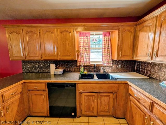 1606 BIG CEDAR Lane, Cedarville, AR 72932