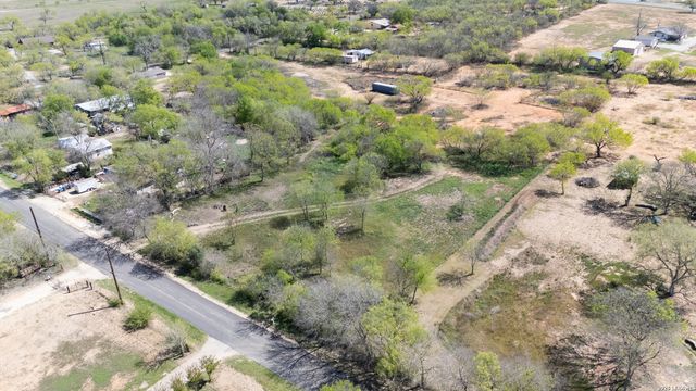 7476 real, China Grove, TX 78263
