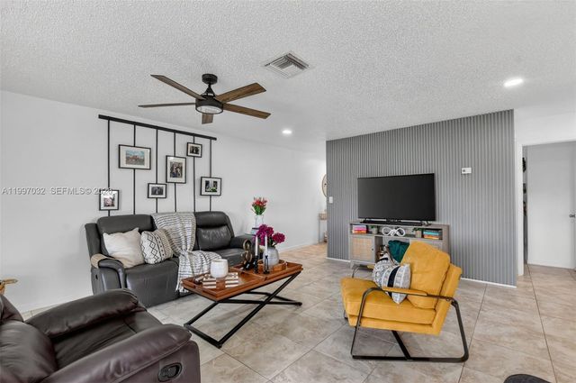 6924 Tiburon Cir 128, Boca Raton, FL 33433