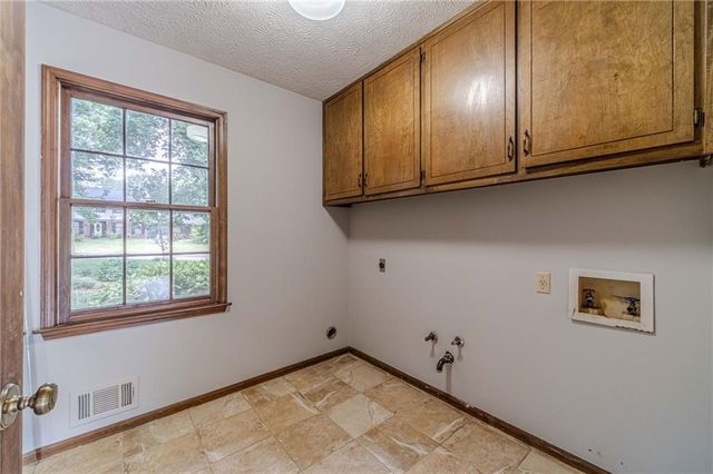 2672 Bouldercrest Court, Snellville, GA 30078