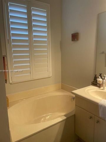 1538 Winterberry Ln 1538, Weston, FL 33327