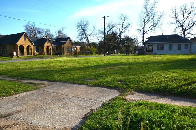 3525 Wendelkin Street, Dallas, TX 75215