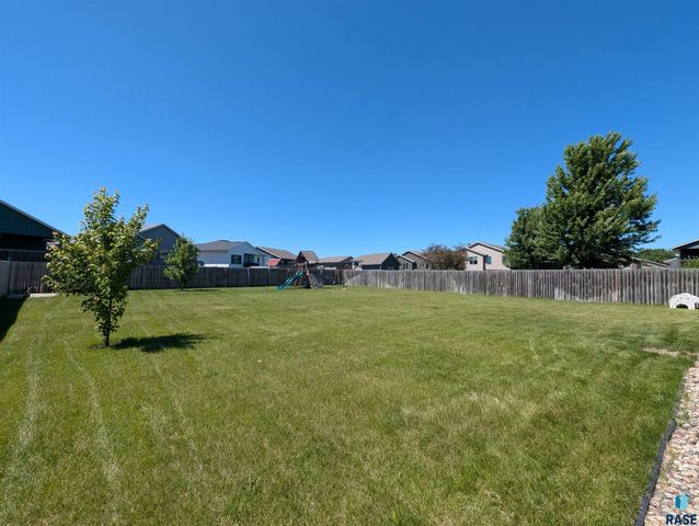 4309 S Klein Ave, Sioux Falls, SD 57106