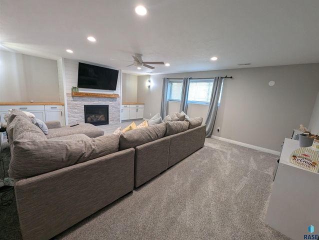 4309 S Klein Ave, Sioux Falls, SD 57106