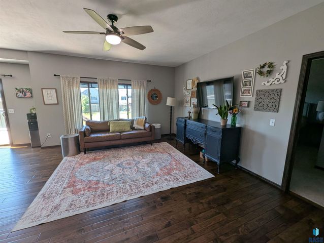 4309 S Klein Ave, Sioux Falls, SD 57106