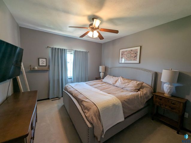 4309 S Klein Ave, Sioux Falls, SD 57106