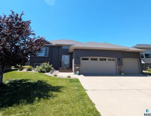 4309 S Klein Ave, Sioux Falls, SD 57106