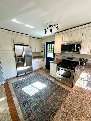 2501 PHILLIPS DR, Alexandria, VA 22306