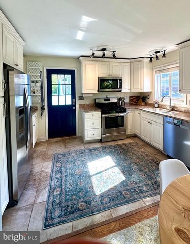 2501 PHILLIPS DR, Alexandria, VA 22306
