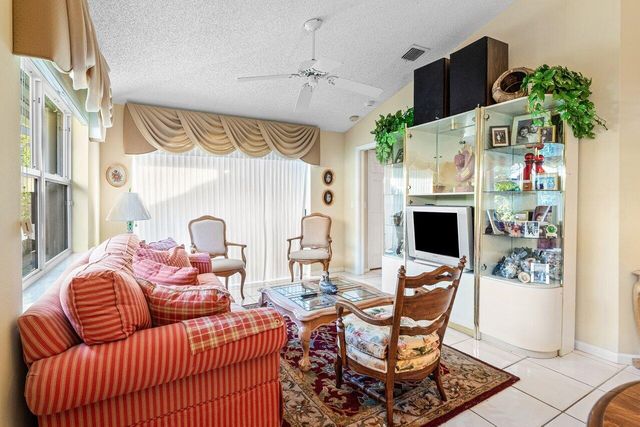 5505 Grande Palm Circle, Delray Beach, FL 33484