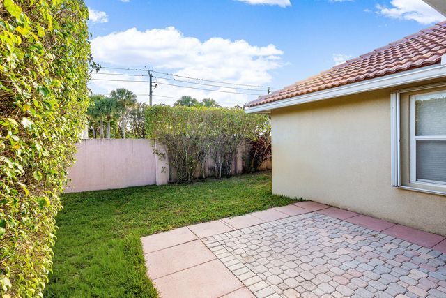 5505 Grande Palm Circle, Delray Beach, FL 33484