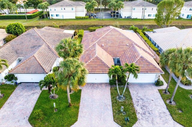 5505 Grande Palm Circle, Delray Beach, FL 33484
