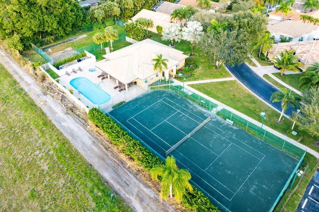 5505 Grande Palm Circle, Delray Beach, FL 33484