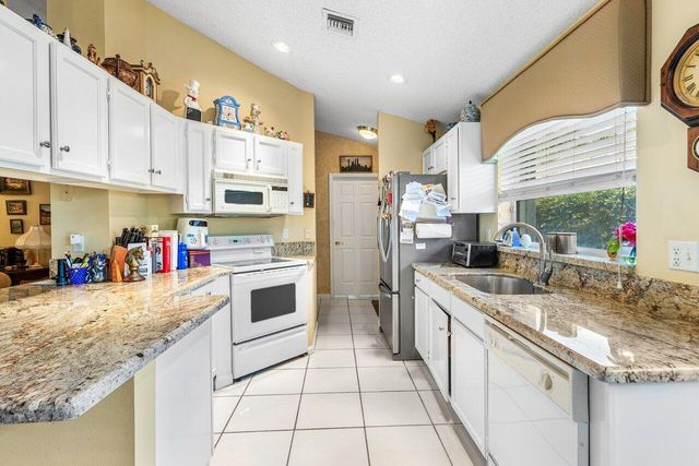 5505 Grande Palm Circle, Delray Beach, FL 33484