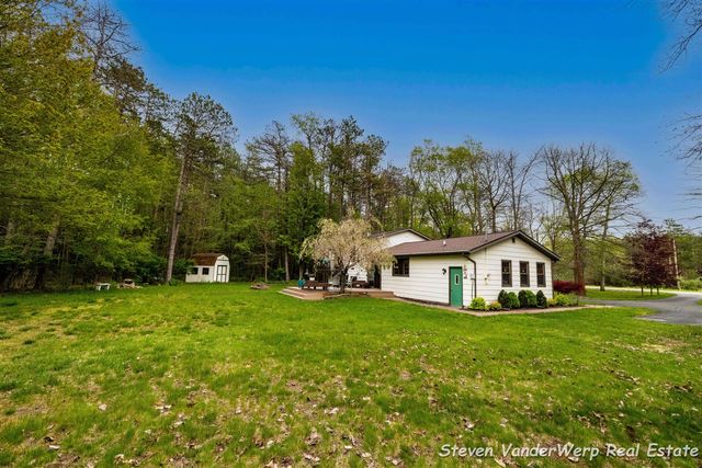 15991 Croswell Street, West Olive, MI 49460