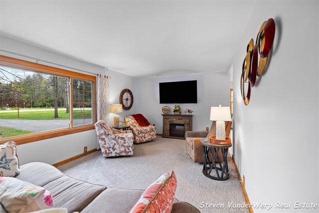 15991 Croswell Street, West Olive, MI 49460