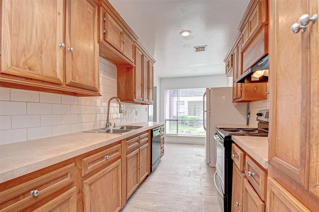 8312 Augustine Drive D, Houston, TX 77036