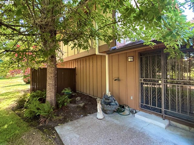 1323 CITY VIEW St, Eugene, OR 97402