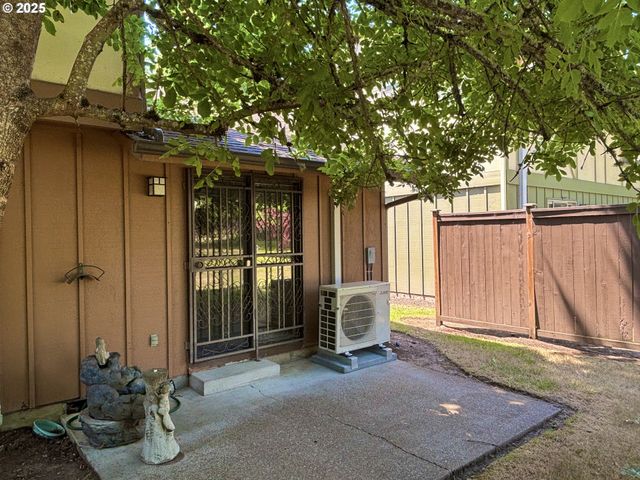 1323 CITY VIEW St, Eugene, OR 97402