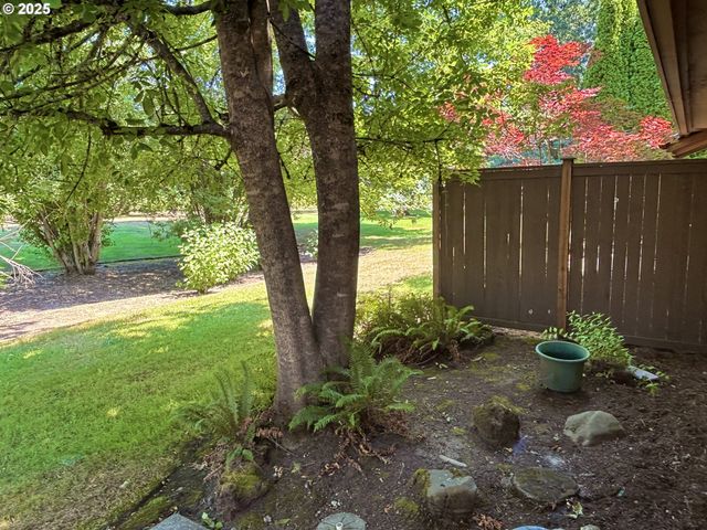 1323 CITY VIEW St, Eugene, OR 97402