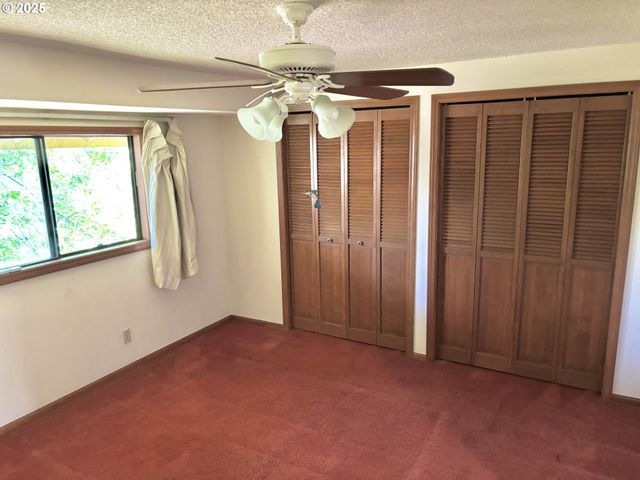 1323 CITY VIEW St, Eugene, OR 97402