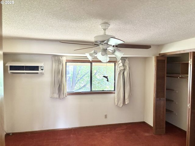 1323 CITY VIEW St, Eugene, OR 97402