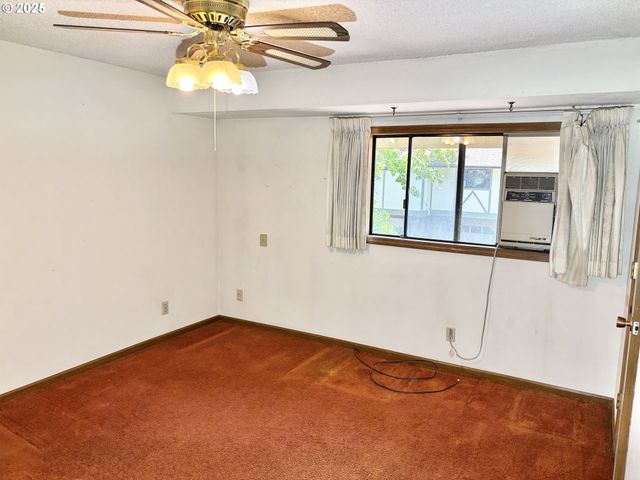 1323 CITY VIEW St, Eugene, OR 97402
