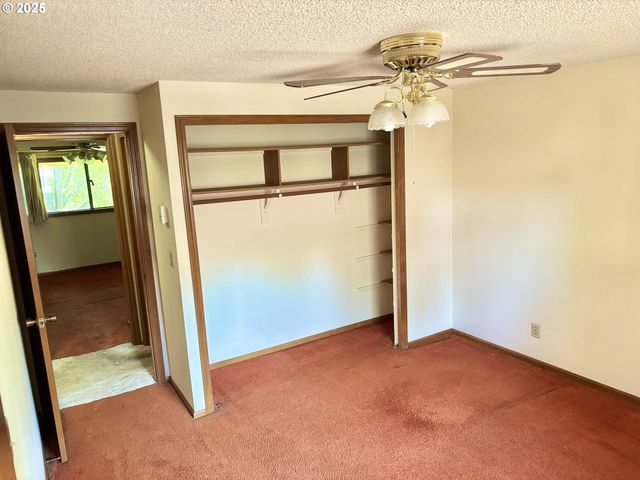 1323 CITY VIEW St, Eugene, OR 97402