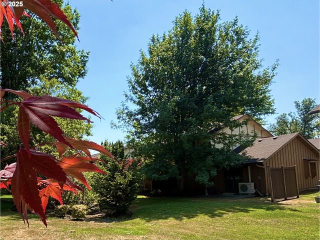 1323 CITY VIEW St, Eugene, OR 97402