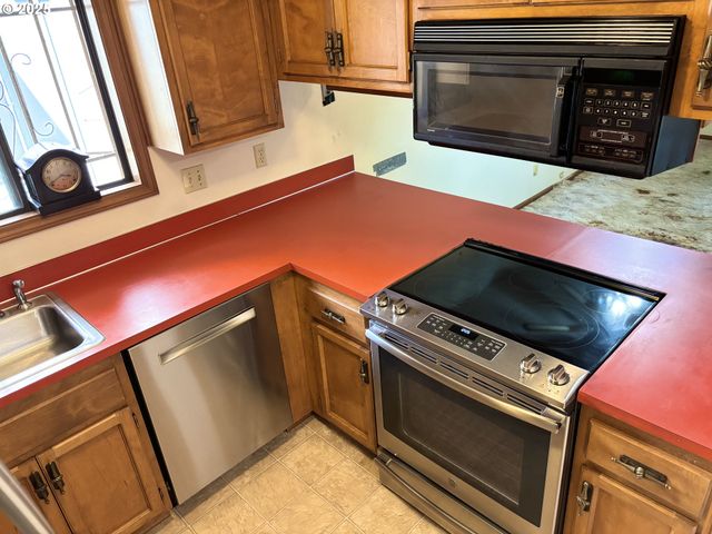 1323 CITY VIEW St, Eugene, OR 97402