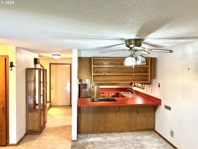 1323 CITY VIEW St, Eugene, OR 97402
