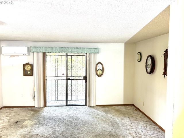 1323 CITY VIEW St, Eugene, OR 97402